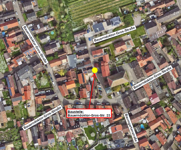 Vollsperrung in der Straße „Bauerndoktor-Gros-Straße“ vor dem Anwesen Haus-Nr. 23, im Ortsteil Lachen-Speyerdorf, in Neustadt an der Weinstraße